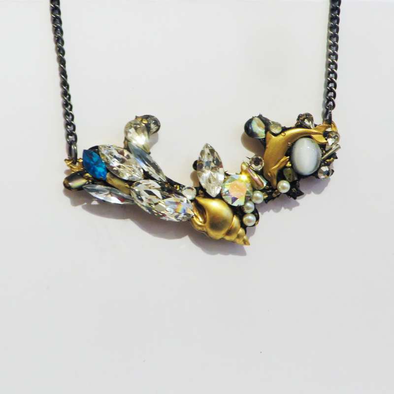 Medium bower necklace